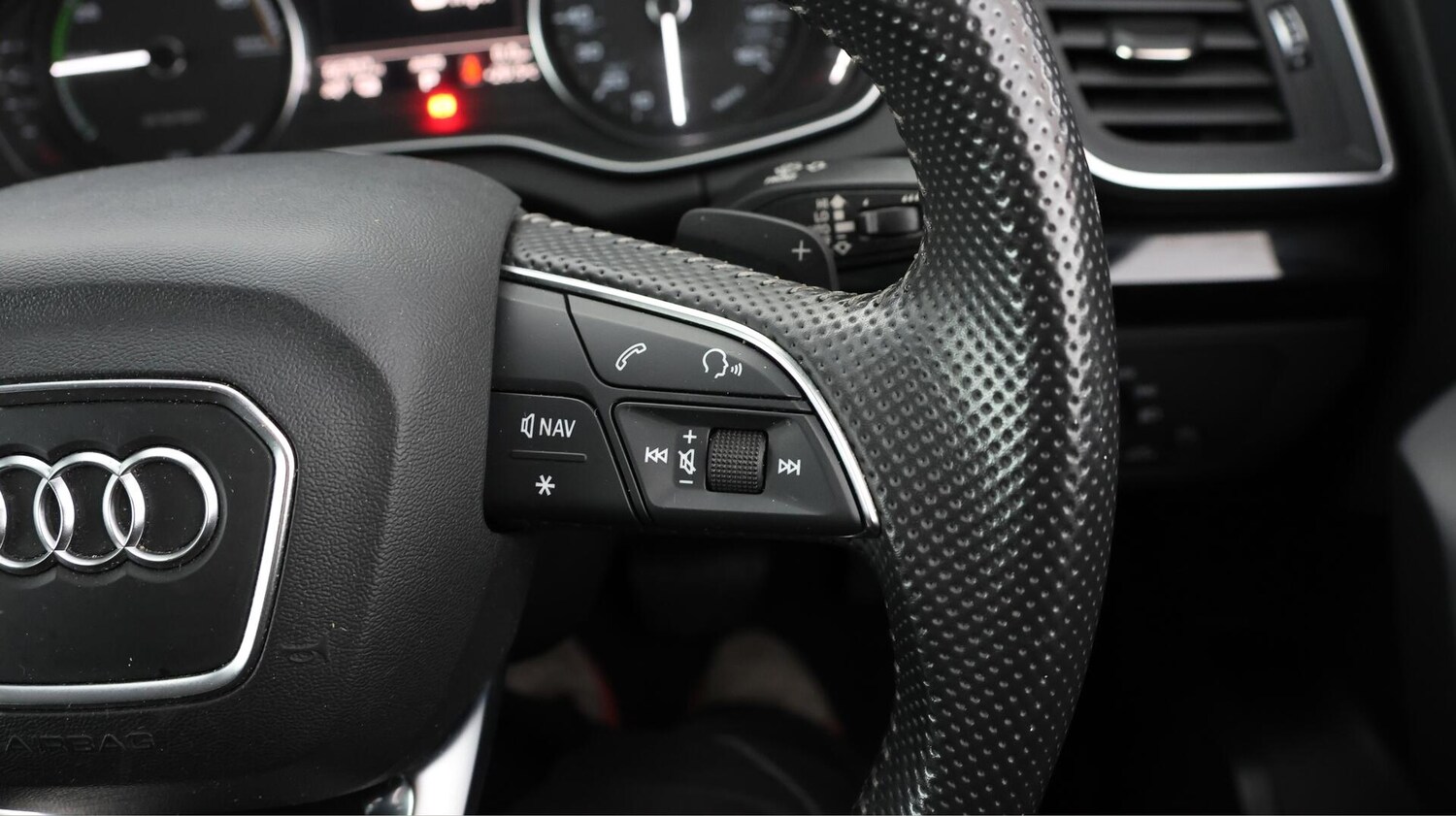 Used Audi Q5 2020 for sale - 76753328: Photo 25