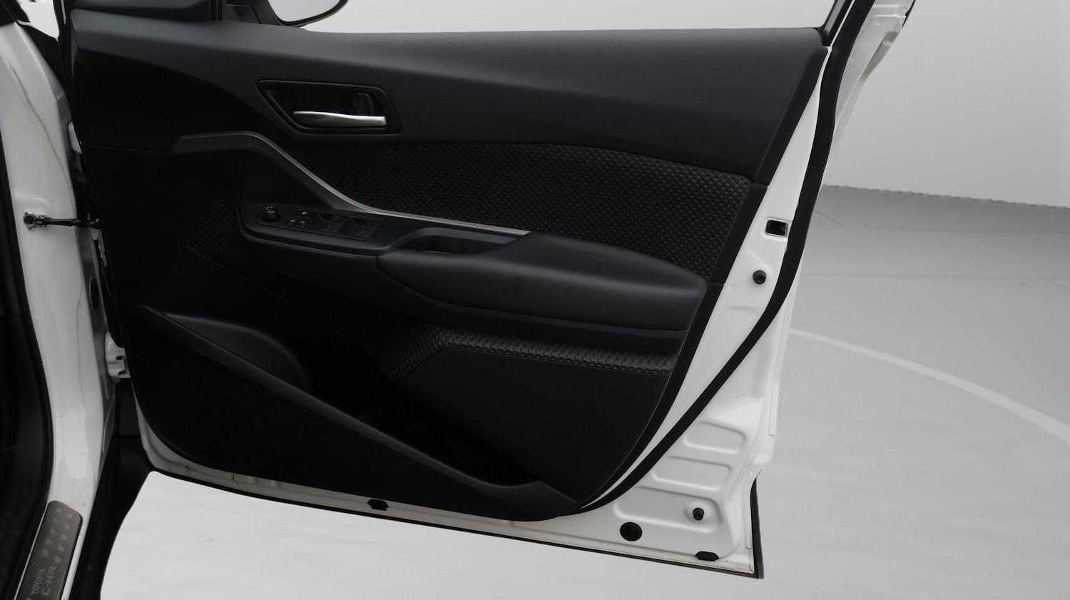 Used Toyota C-HR 2022 for sale - 77653590: Photo 15