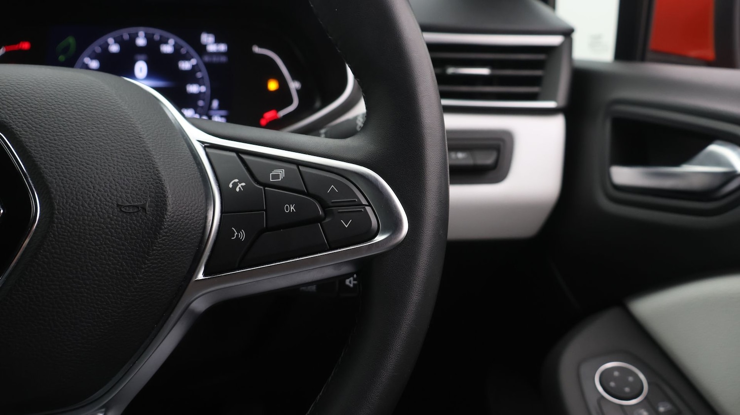 Used Renault Clio 2021 for sale - 77603942: Photo 24