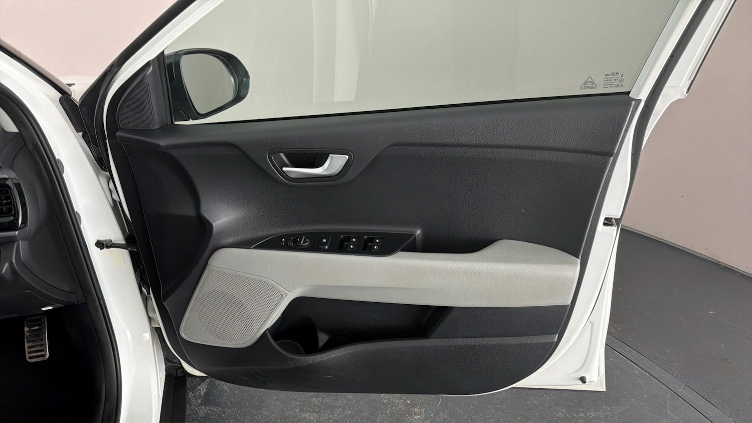 Used Kia Stonic 2019 for sale - 77778932: Photo 15