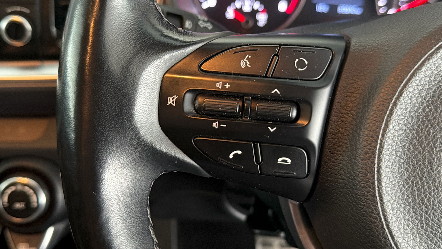 Used Kia Stonic 2019 for sale - 77778932: Photo 23