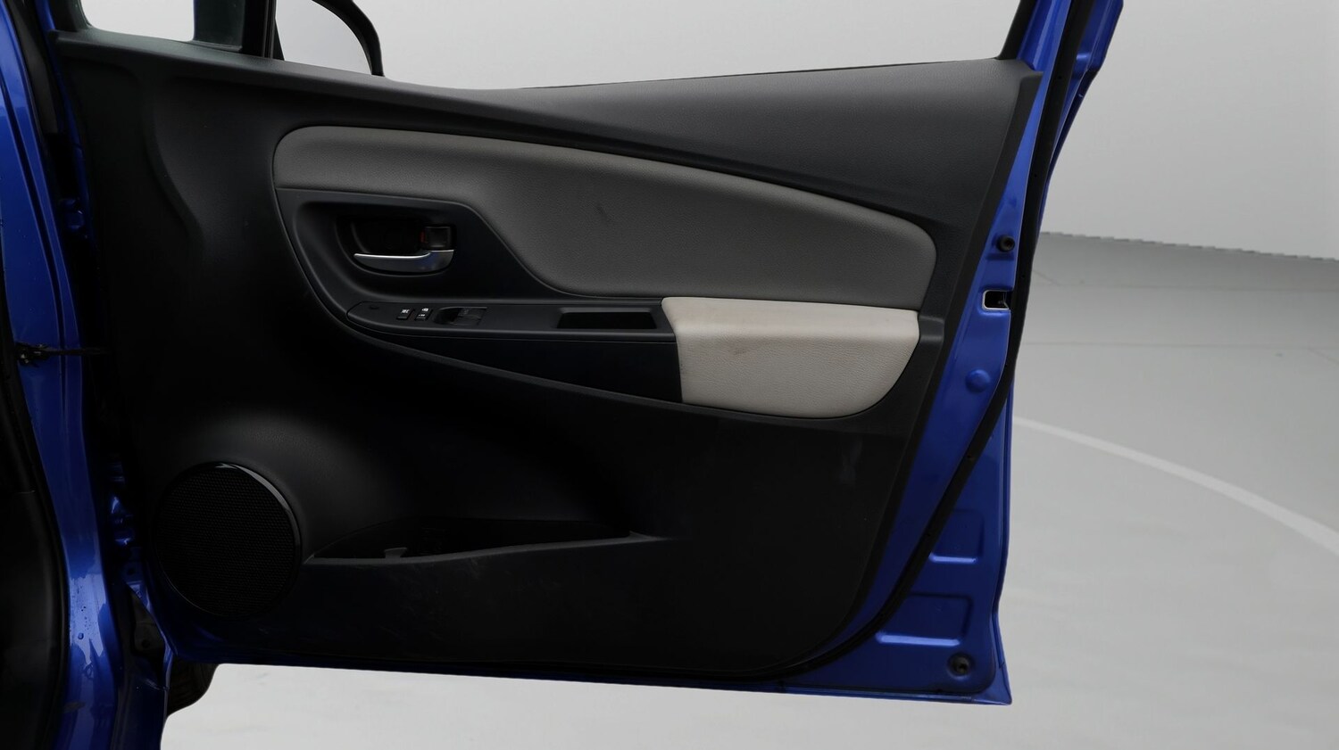 Used Toyota Yaris 2019 for sale - 77354206: Photo 15