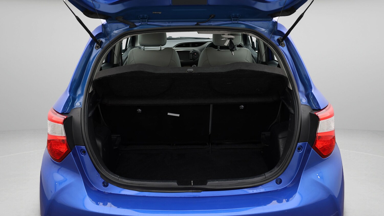 Used Toyota Yaris 2019 for sale - 77354206: Photo 17