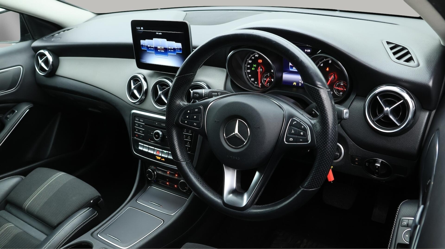 Used Mercedes-Benz GLA 2019 for sale - 76671251: Photo 10