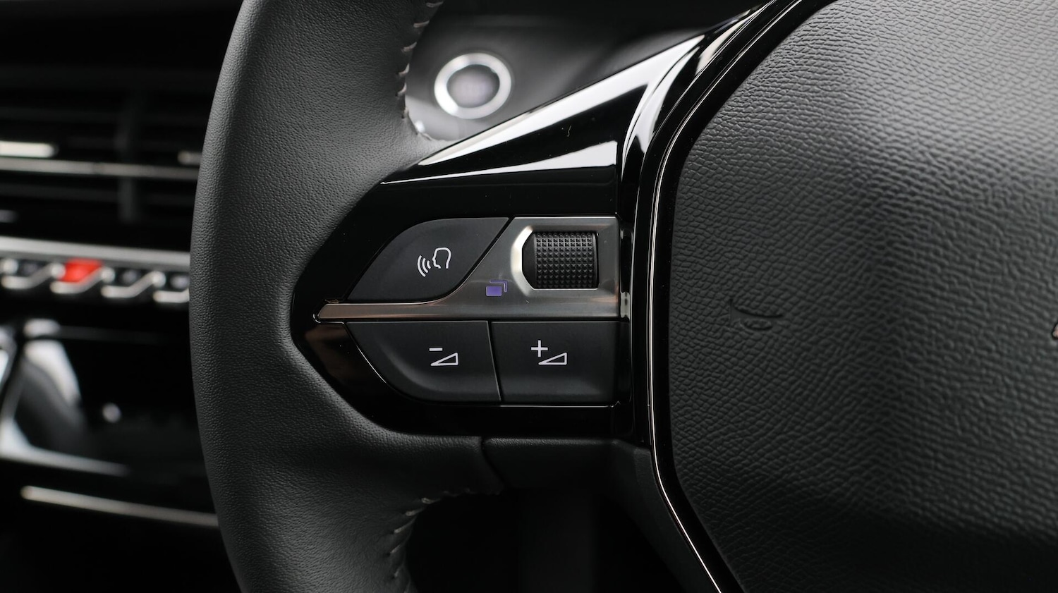 Used Peugeot E-208 2023 for sale - 76689142: Photo 25