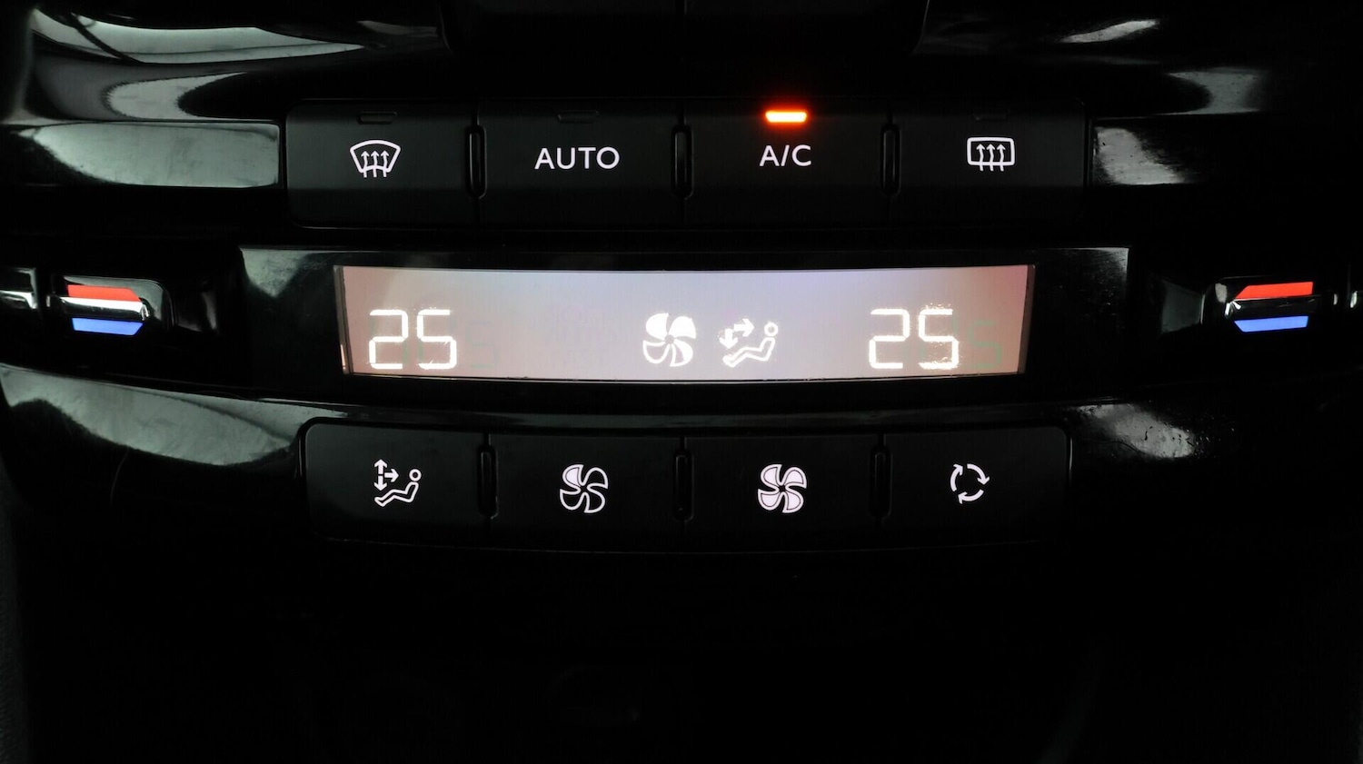 Used Peugeot 2008 2017 for sale - 76597119: Photo 13