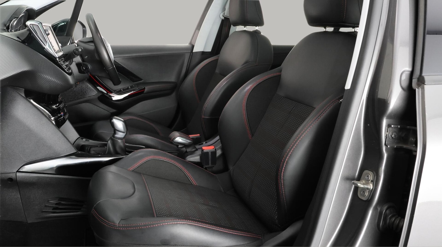 Used Peugeot 2008 2017 for sale - 76597119: Photo 15