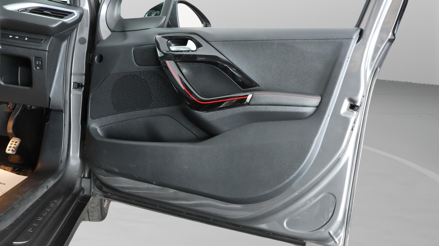 Used Peugeot 2008 2017 for sale - 76597119: Photo 16