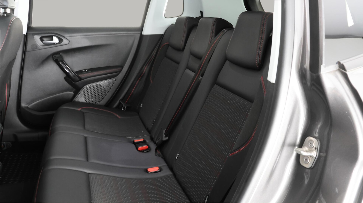 Used Peugeot 2008 2017 for sale - 76597119: Photo 17