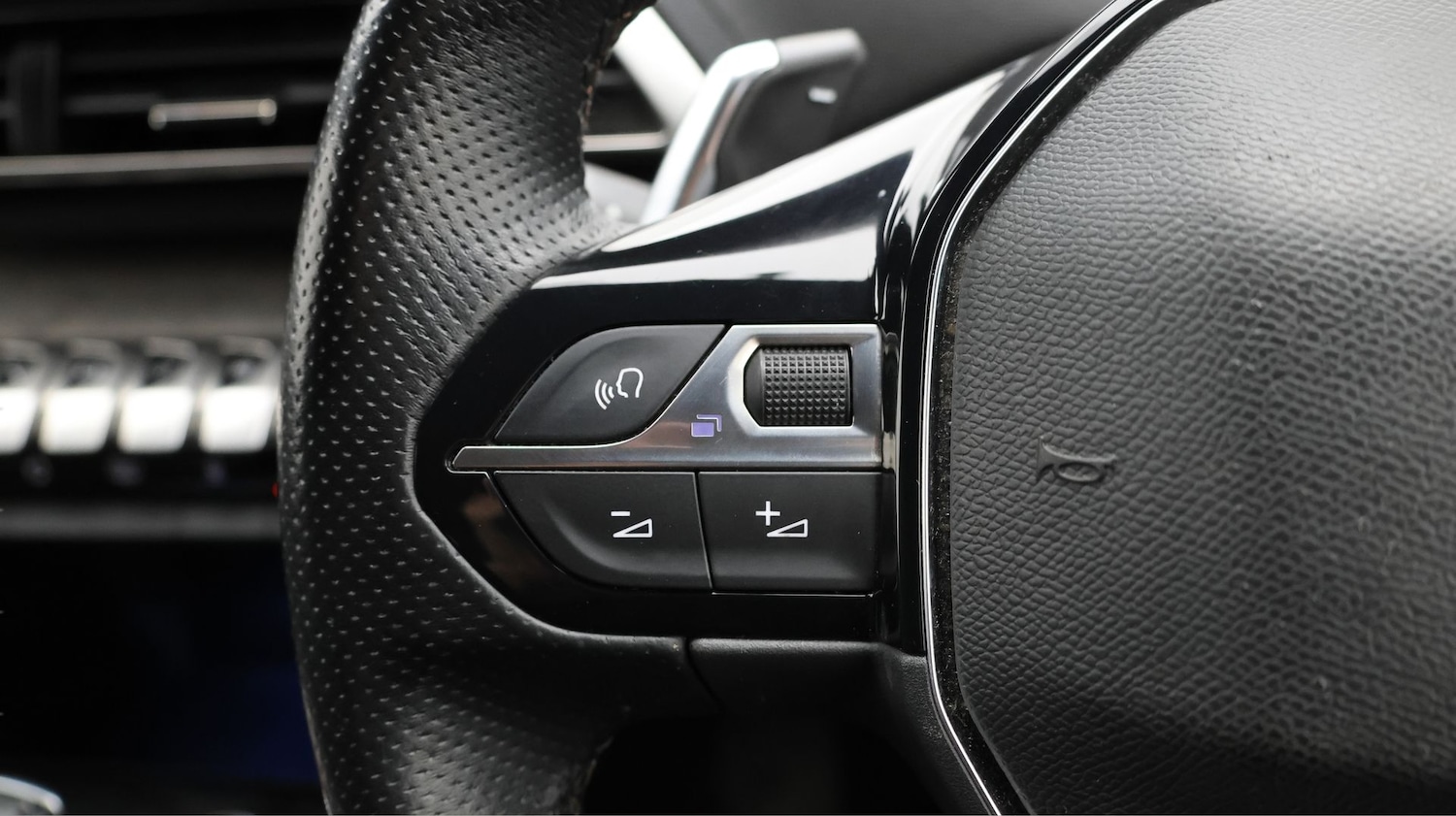 Used Peugeot 5008 2021 for sale - 77201609: Photo 21