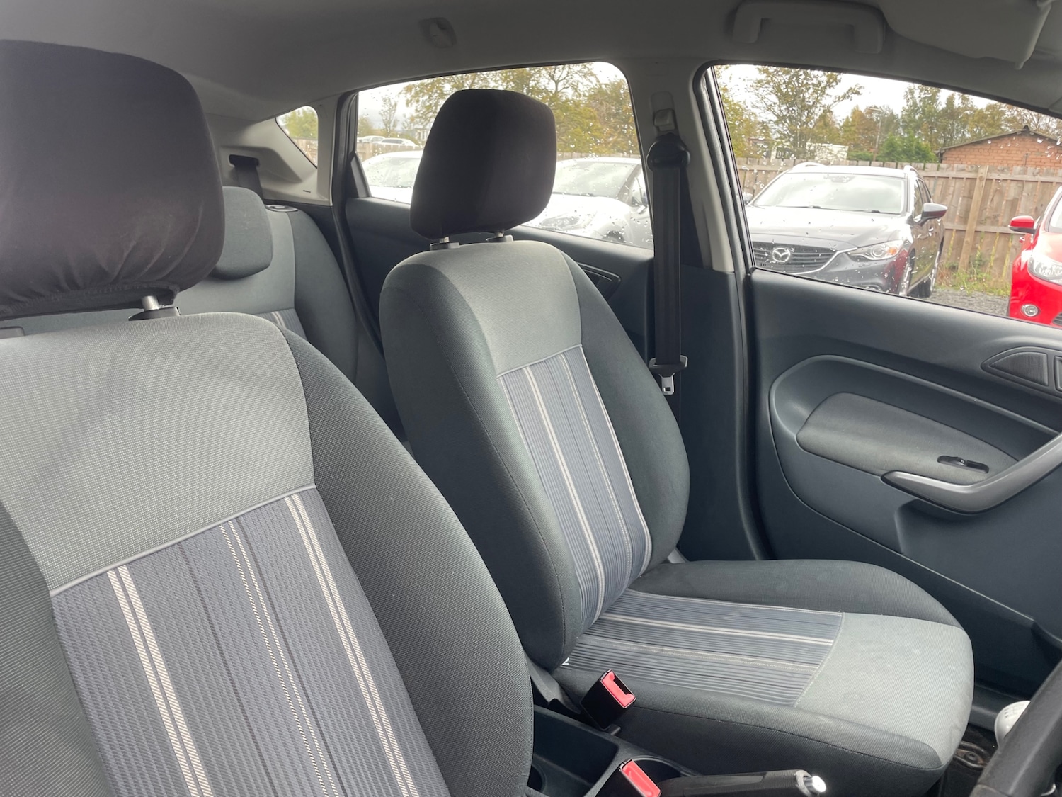 Used Ford Fiesta 2010 for sale - 76142742: Photo 6