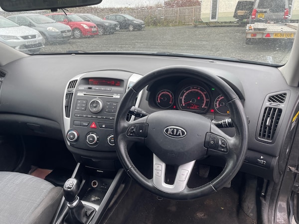 Used Kia Ceed 2011 for sale - 76130978: Photo 8