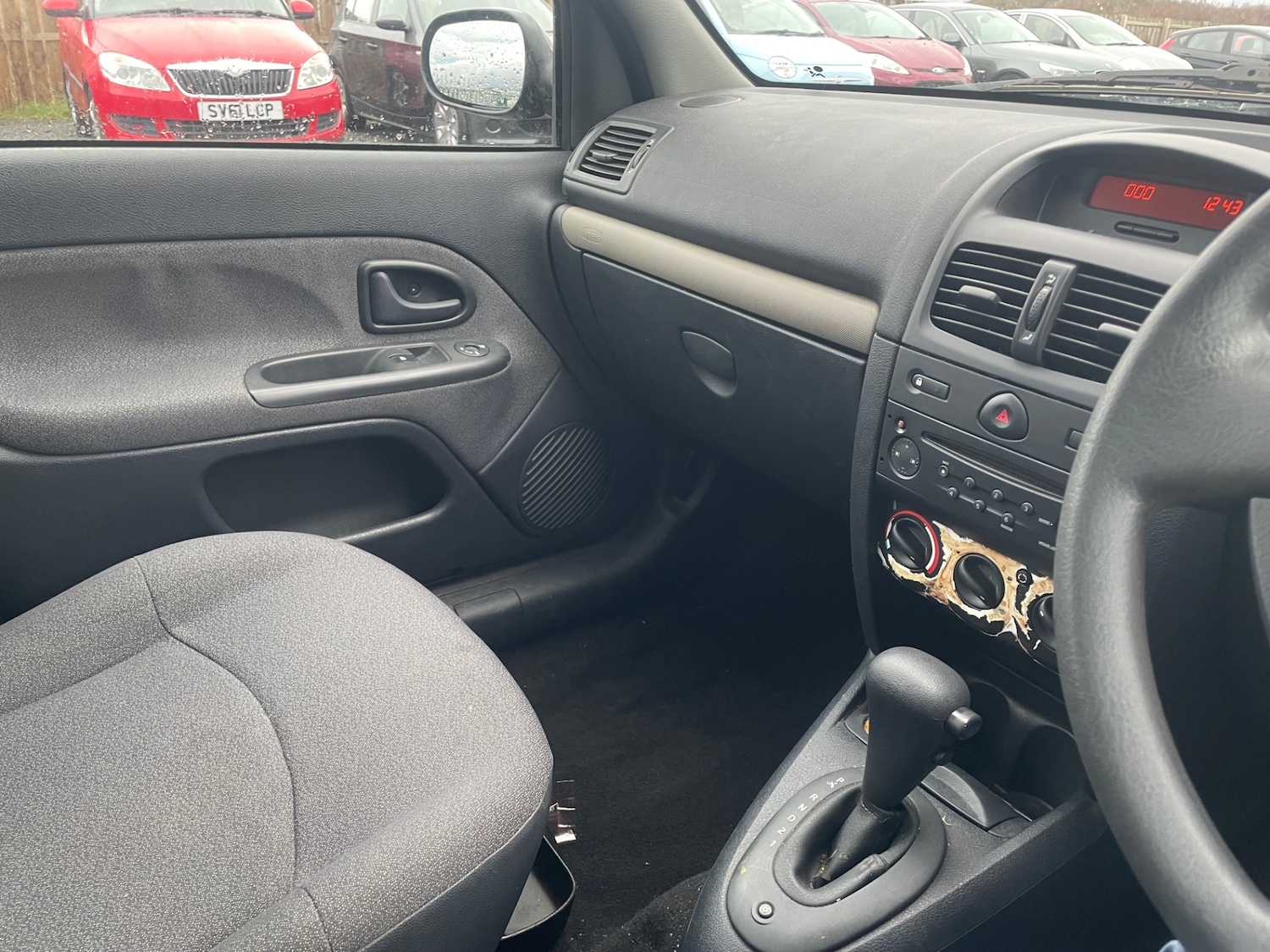 Used Renault Clio 2005 for sale - 76891705: Photo 9