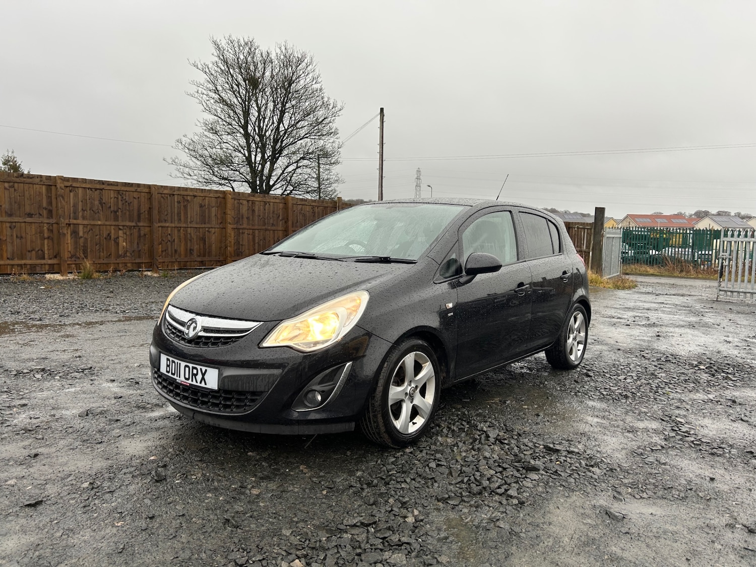 Used Vauxhall Corsa 2011 for sale - 77337900: Photo 2