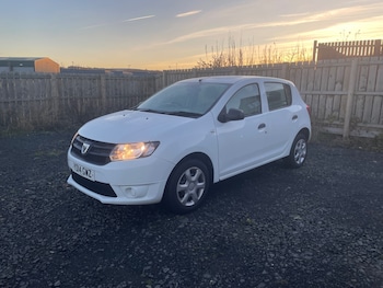 Used Dacia Sandero 2014 for sale - 76595266: Photo