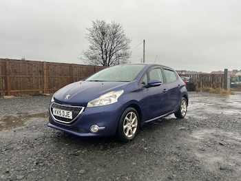 Used Peugeot 208 2015 for sale - 77337922: Photo