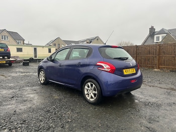 Used Peugeot 208 2015 for sale - 77337922: Photo