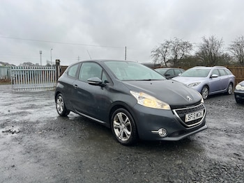 Used Peugeot 208 2013 for sale - 77543384: Photo
