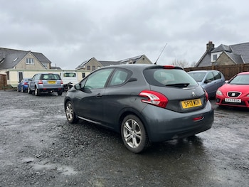 Used Peugeot 208 2013 for sale - 77543384: Photo