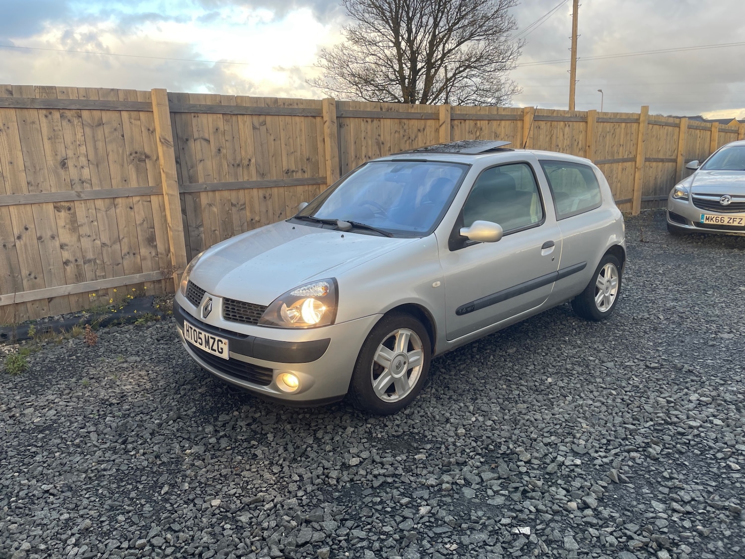 Used Renault Clio 2005 for sale - 76590241: Photo 1