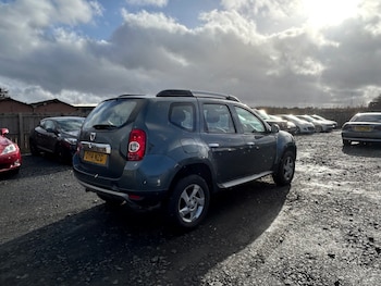 Used Dacia Duster 2014 for sale - 77669105: Photo