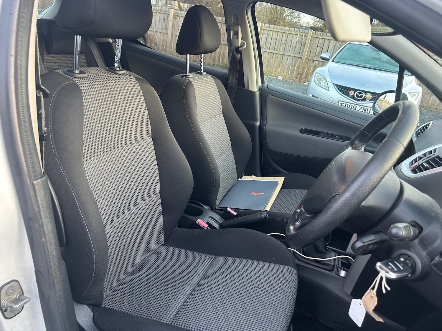 Used Peugeot 207 2010 for sale - 77669113: Photo 8