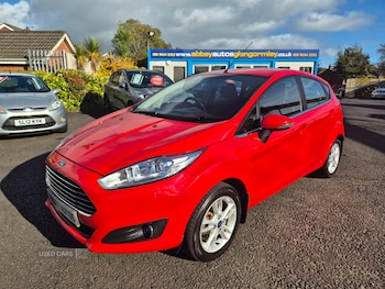 2016 - 1.25 82 Zetec 5dr