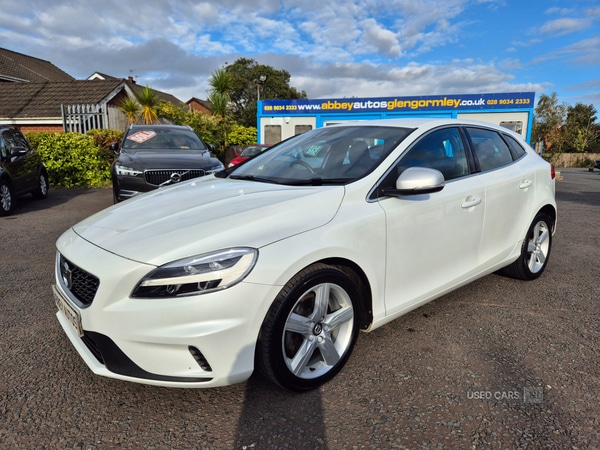 Used Volvo V40 2018 for sale - 76043650: Photo 1