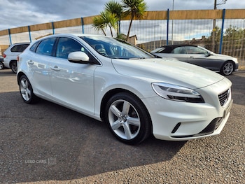 Used Volvo V40 2018 for sale - 76043650: Photo