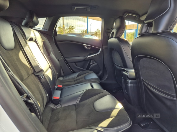 Used Volvo V40 2018 for sale - 76043650: Photo 9