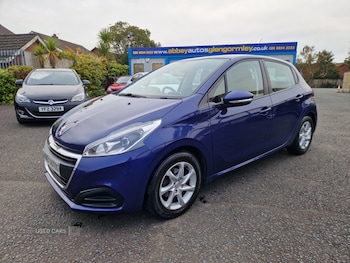 Peugeot - 208