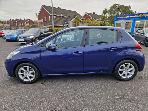 Used Peugeot 208 2017 for sale - 76240619: Photo 2