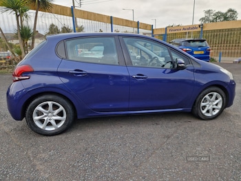 Used Peugeot 208 2017 for sale - 76240619: Photo 4