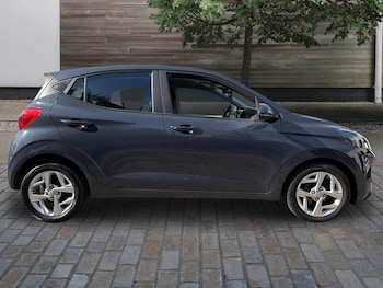 Used Hyundai i10 2023 for sale - 77724109: Photo