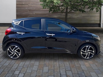 Used Hyundai i10 2023 for sale - 79484923: Photo