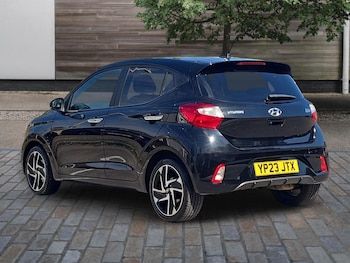 Used Hyundai i10 2023 for sale - 79484923: Photo