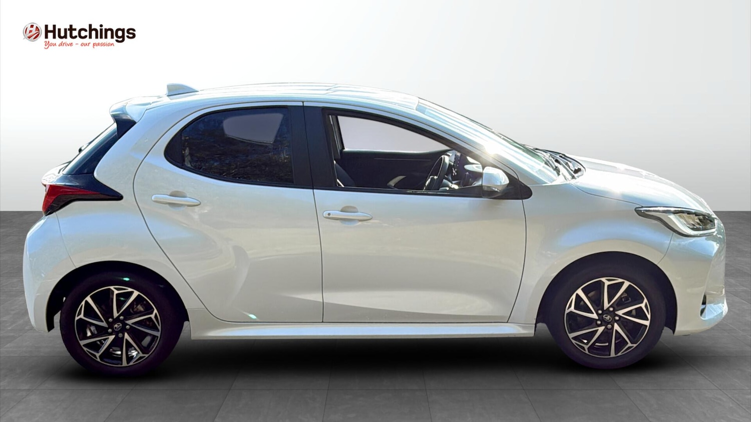 Used Toyota Yaris 2022 for sale - 75756605: Photo 2