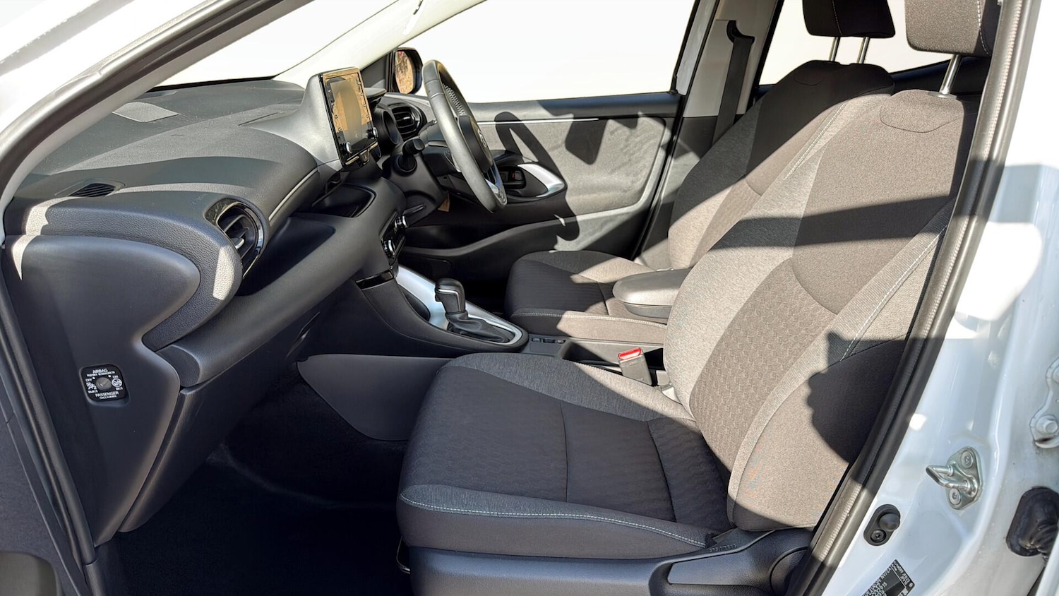 Used Toyota Yaris 2022 for sale - 75756605: Photo 28