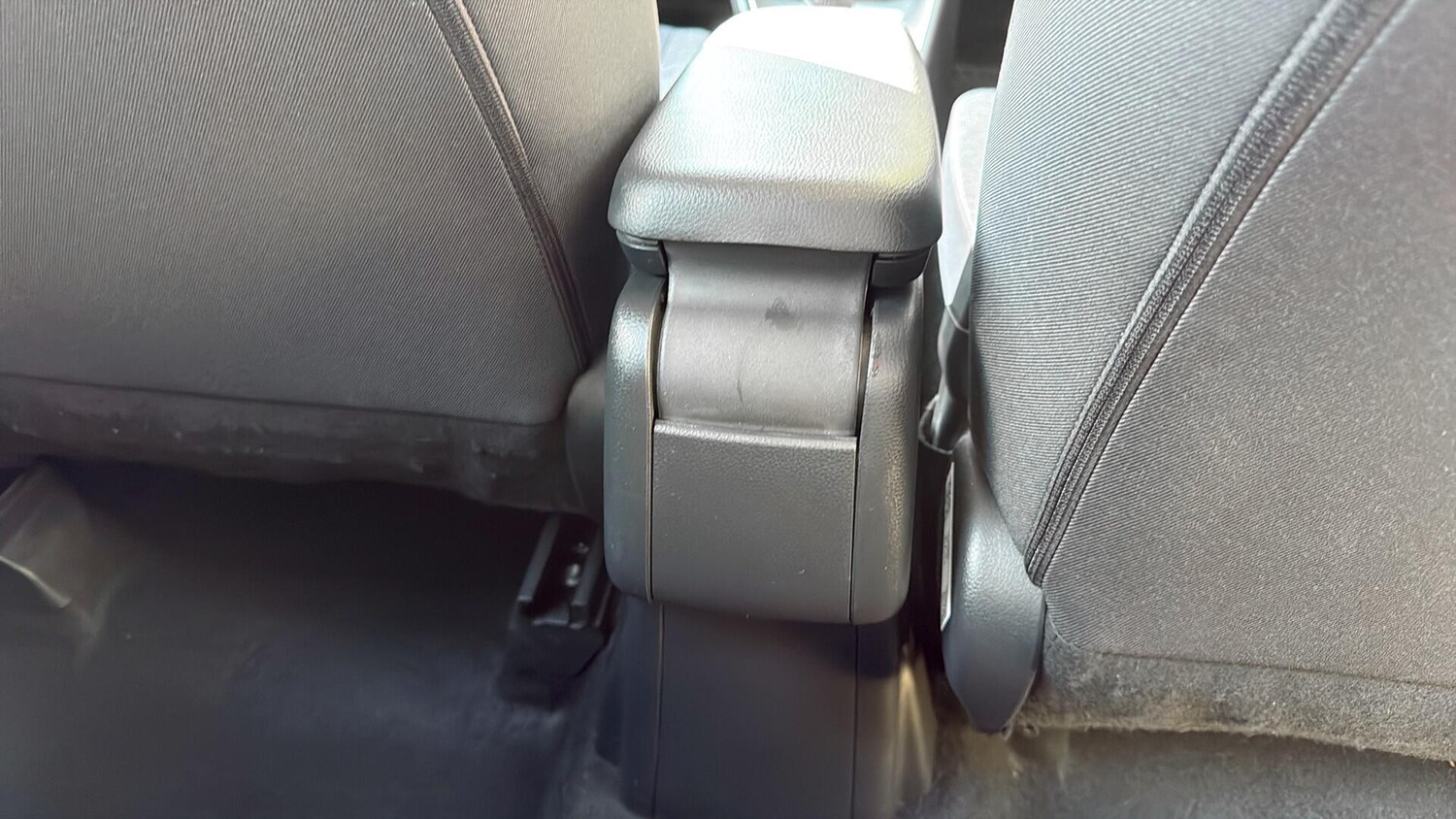 Used Toyota Yaris 2022 for sale - 75756605: Photo 31