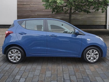Used Hyundai i10 2017 for sale - 76336853: Photo