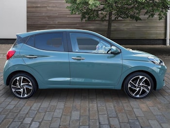 Used Hyundai i10 2024 for sale - 76839905: Photo