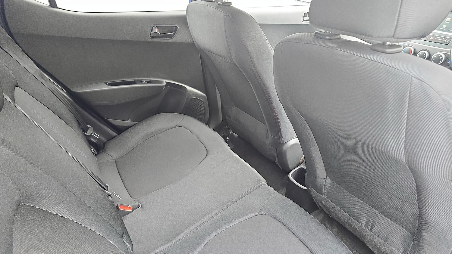 Used Hyundai i10 2019 for sale - 76060571: Photo 30