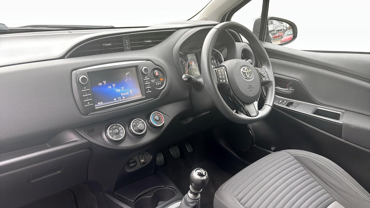 Used Toyota Yaris 2018 for sale - 75991417: Photo 27