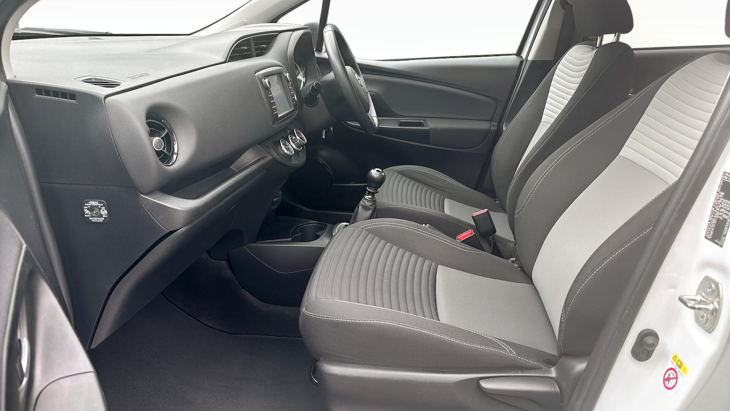 Used Toyota Yaris 2018 for sale - 75991417: Photo 28