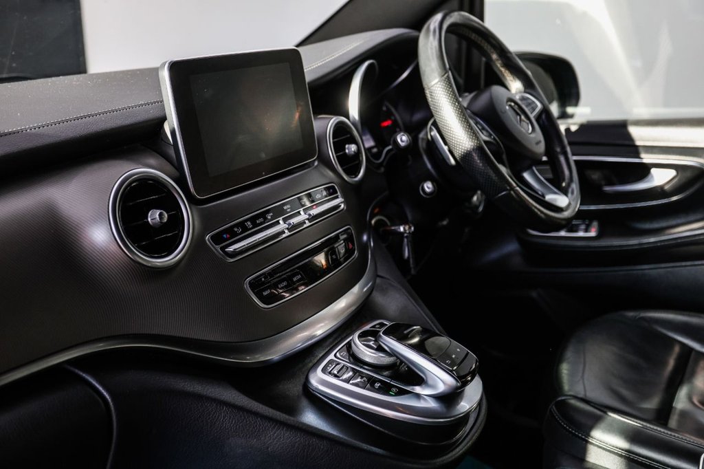 Used Mercedes-Benz V-Class 2017 for sale - 76604911: Photo 24