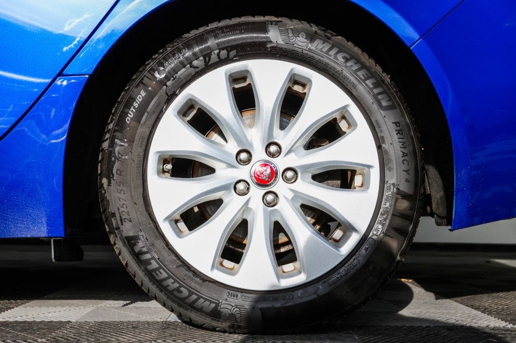 Used Jaguar XF 2019 for sale - 76345447: Photo 15