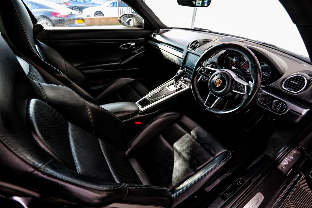 Used Porsche 718 Cayman 2017 for sale - 77765046: Photo 24