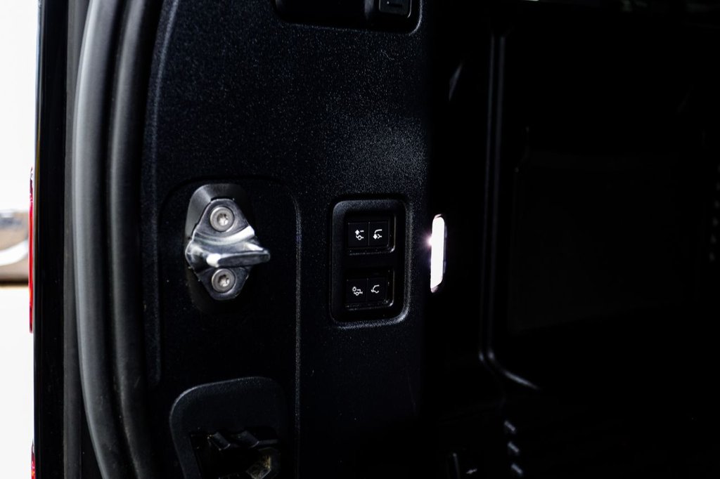 Used Land Rover Defender 2023 for sale - 77991243: Photo 15