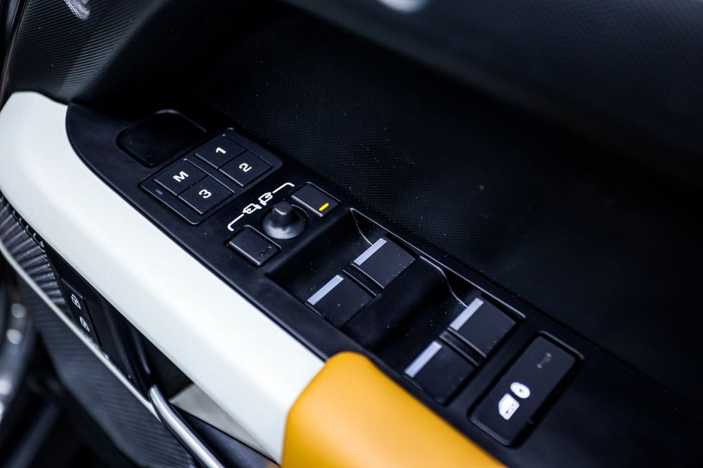 Used Land Rover Defender 2023 for sale - 77991243: Photo 35