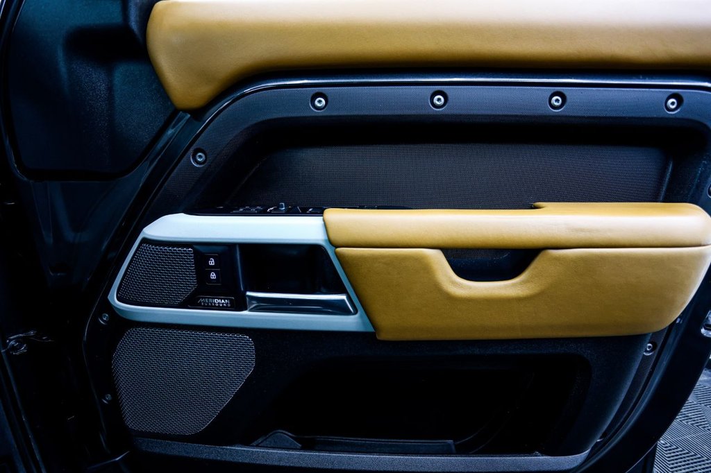 Used Land Rover Defender 2023 for sale - 77991243: Photo 47